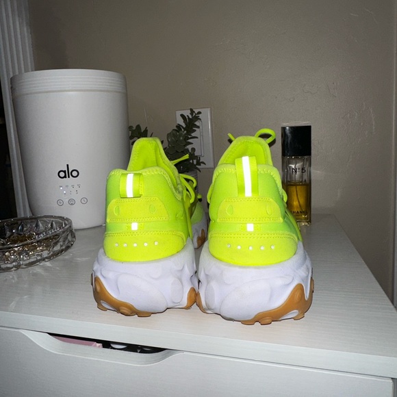 NIKE REACT PRESTO ‘VOLT’ NEON TENNIS SHOES - Picture 10 of 11